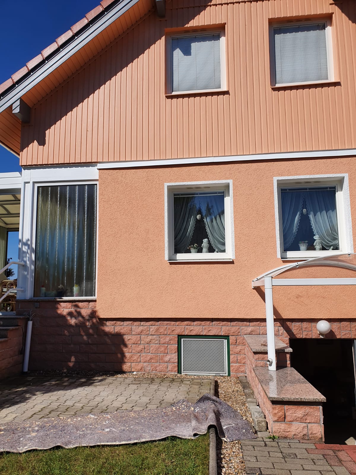 Fassadensanierung Naundorf, Sachsen - Nach der Sanierung Fassadensanierung Naundorf, Sachsen - Nach der Sanierung