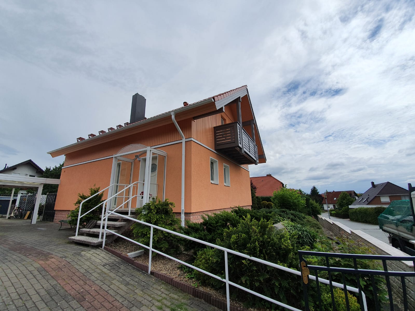 Fassadensanierung Naundorf, Sachsen - Nach der Sanierung Fassadensanierung Naundorf, Sachsen - Nach der Sanierung