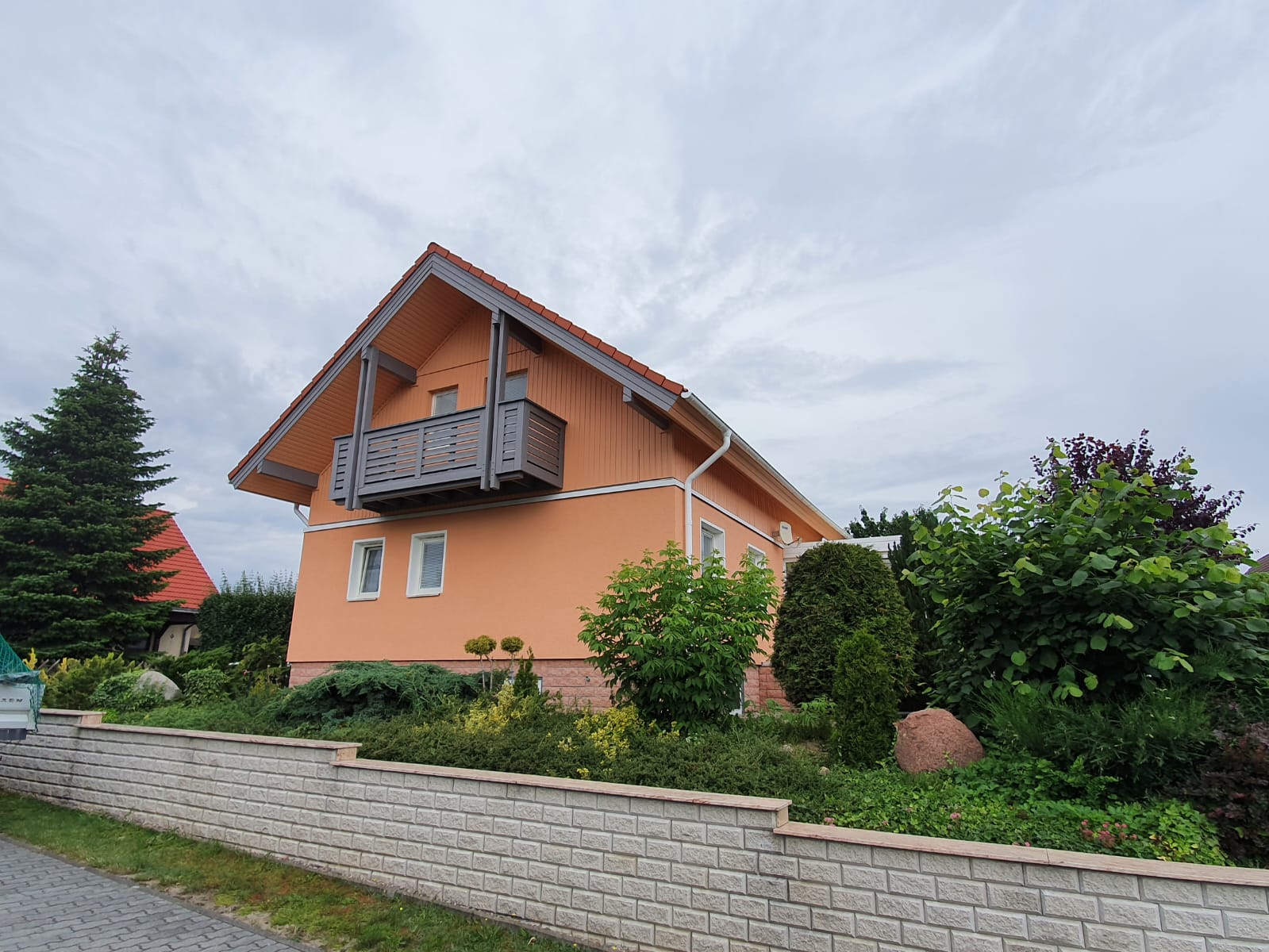 Fassadensanierung Naundorf, Sachsen - Nach der Sanierung Fassadensanierung Naundorf, Sachsen - Nach der Sanierung