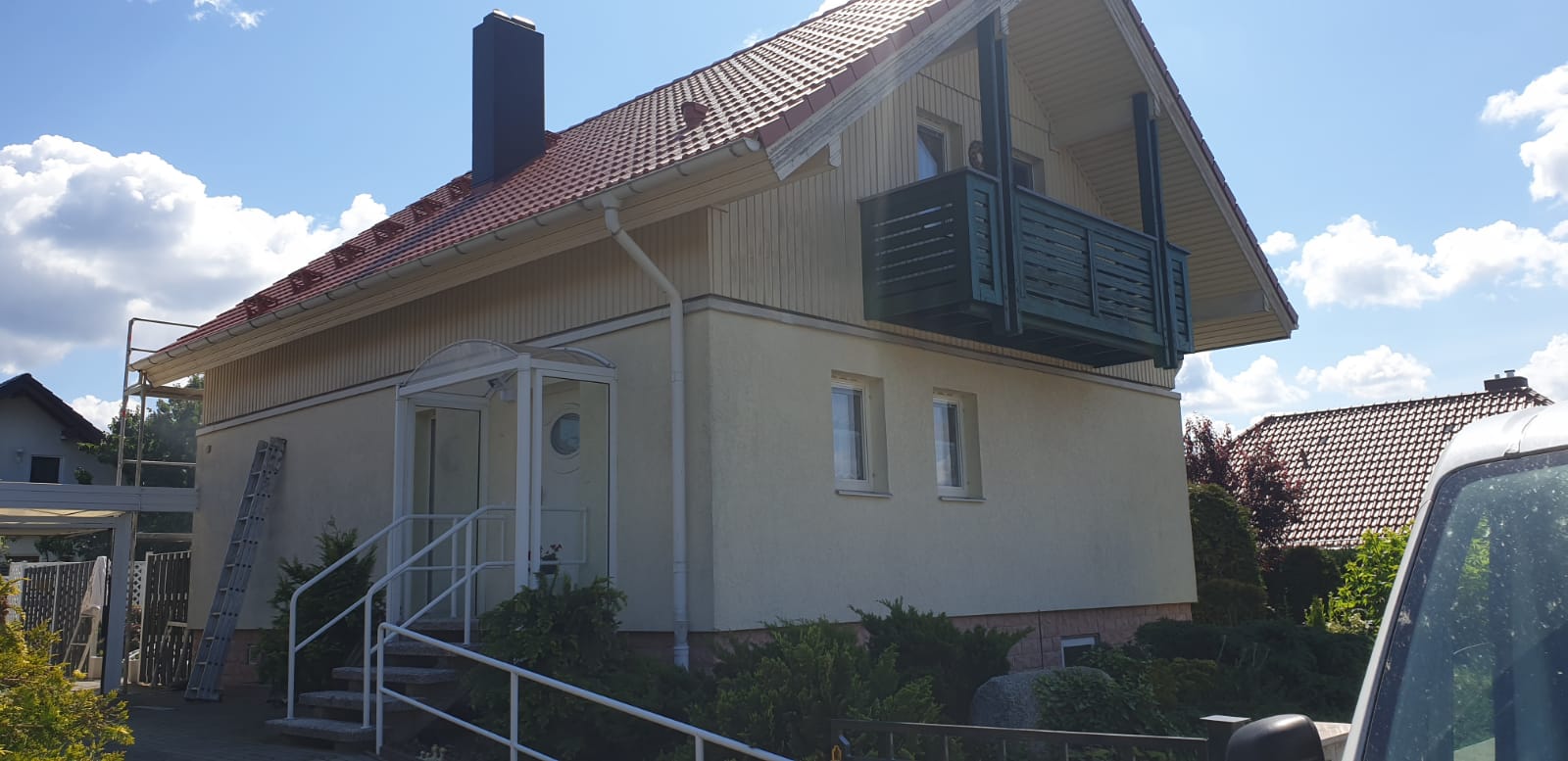 Fassadensanierung Naundorf, Sachsen - Vor der Sanierung Fassadensanierung Naundorf, Sachsen - Vor der Sanierung