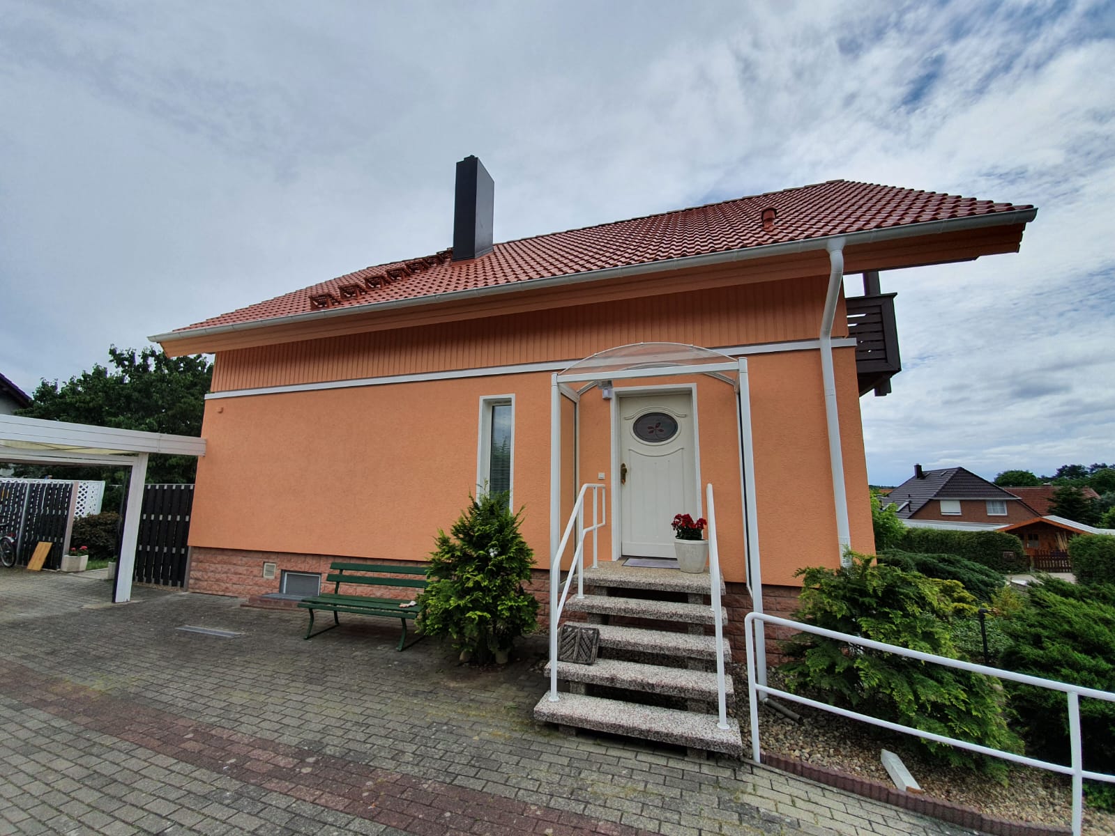 Fassadensanierung Naundorf, Sachsen - Nach der Sanierung Fassadensanierung Naundorf, Sachsen - Nach der Sanierung