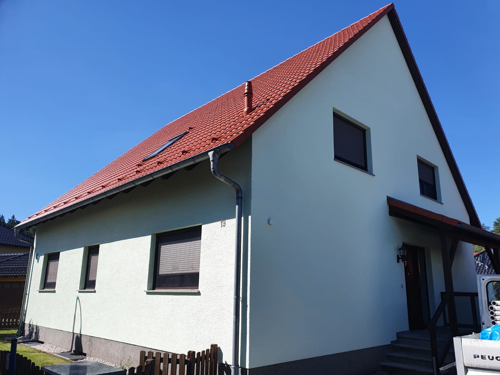 Fassadensanierung in Galenchen - Malerarbeiten Vorher-Nachher